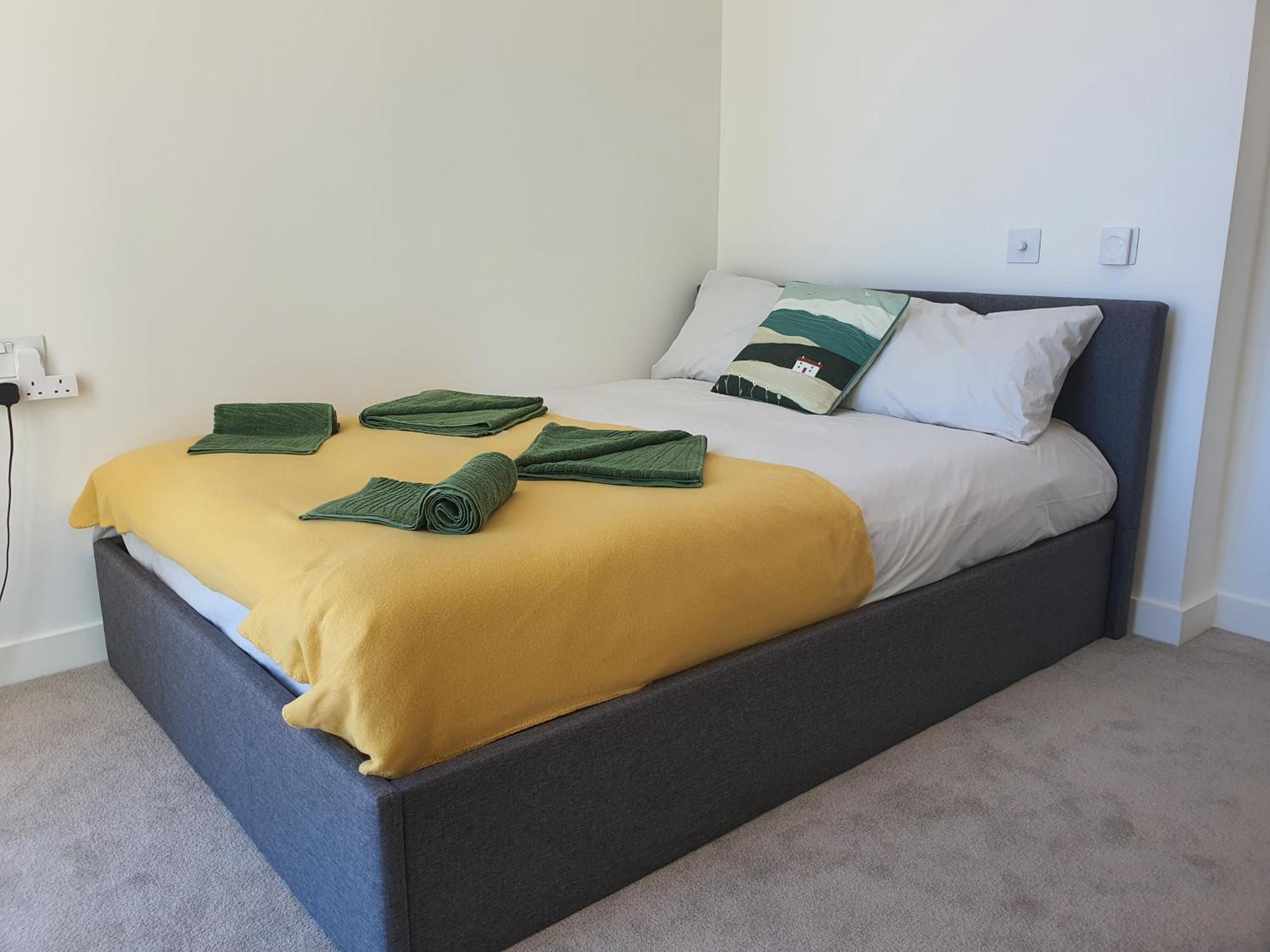 Cozy Room With Private Bathroom In Luxurious Flat London Kültér fotó